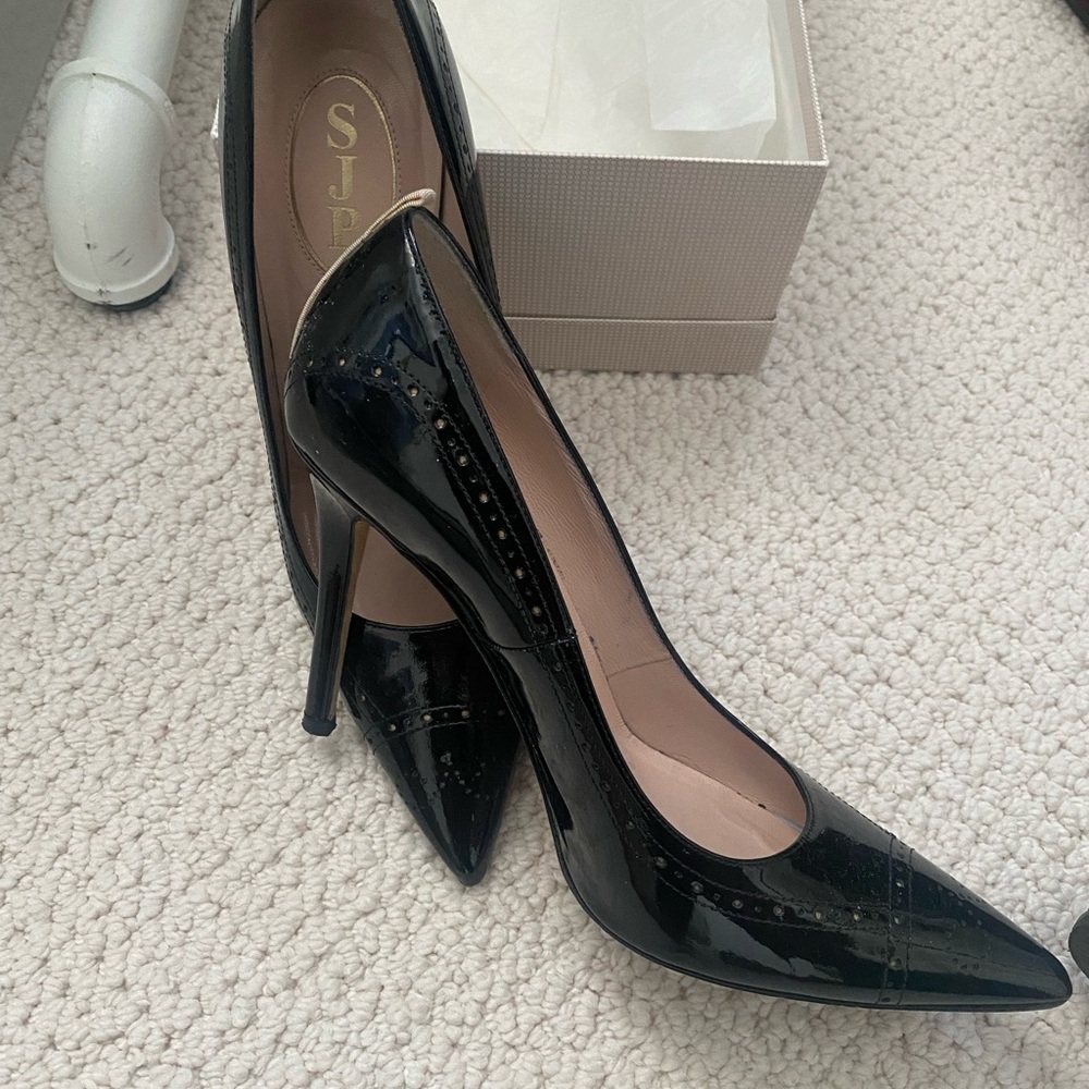 SJP Black Patent Leather striped Women's Pumps - Picture 8 of 10